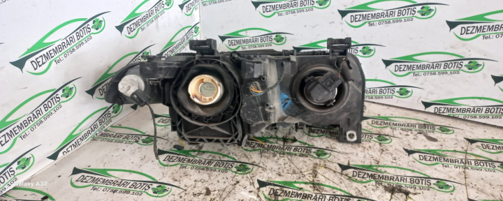 Far stanga BMW Seria 3 E46 [1997 - 2003] Compact hatchback 318ti MT (143 hp)
