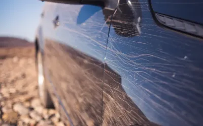 Ce culoare de mașină ascunde cel mai bine zgârieturile și imperfecțiunile