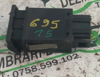 Buton deschidere usita rezervor Skoda Octavia  [1996 - 2000] Liftback 5-usi 1.9 TDI MT (110 hp)