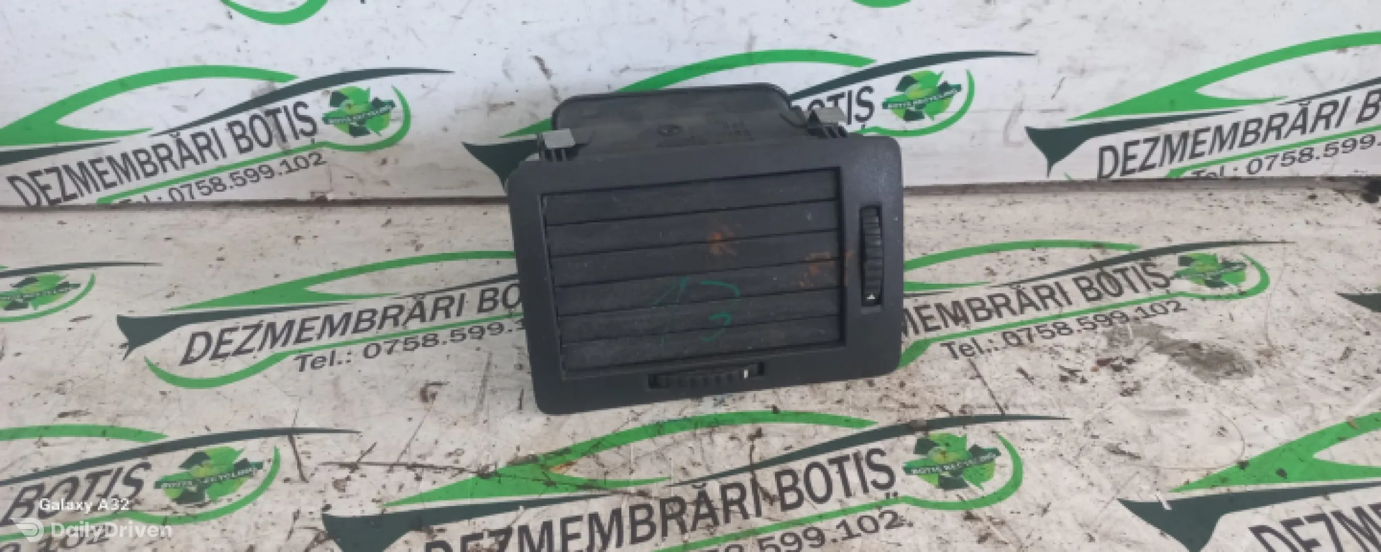 Grila ventilatie bord dreapta Ford Focus 2 [2004 - 2008] wagon 5-usi 1.6 TDCi MT (109 hp)