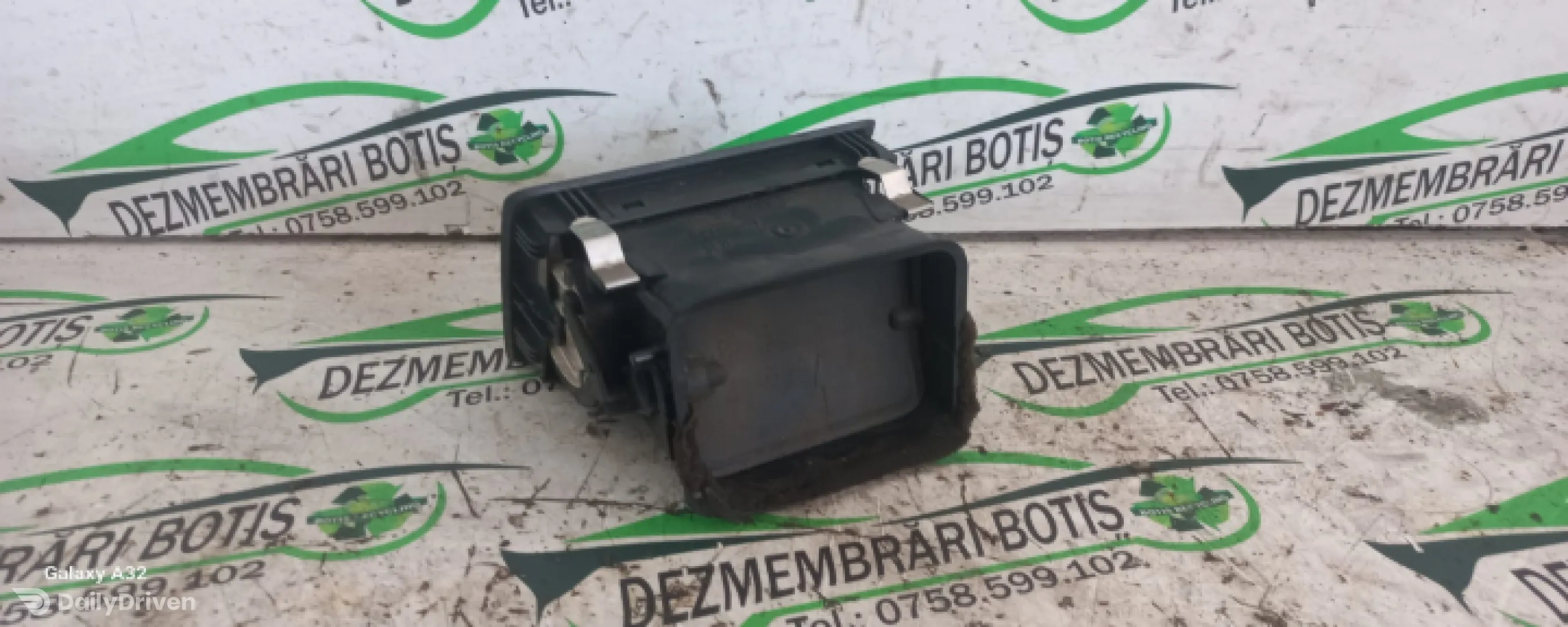Grila ventilatie bord dreapta Ford Focus 2 [2004 - 2008] wagon 5-usi 1.6 TDCi MT (109 hp)