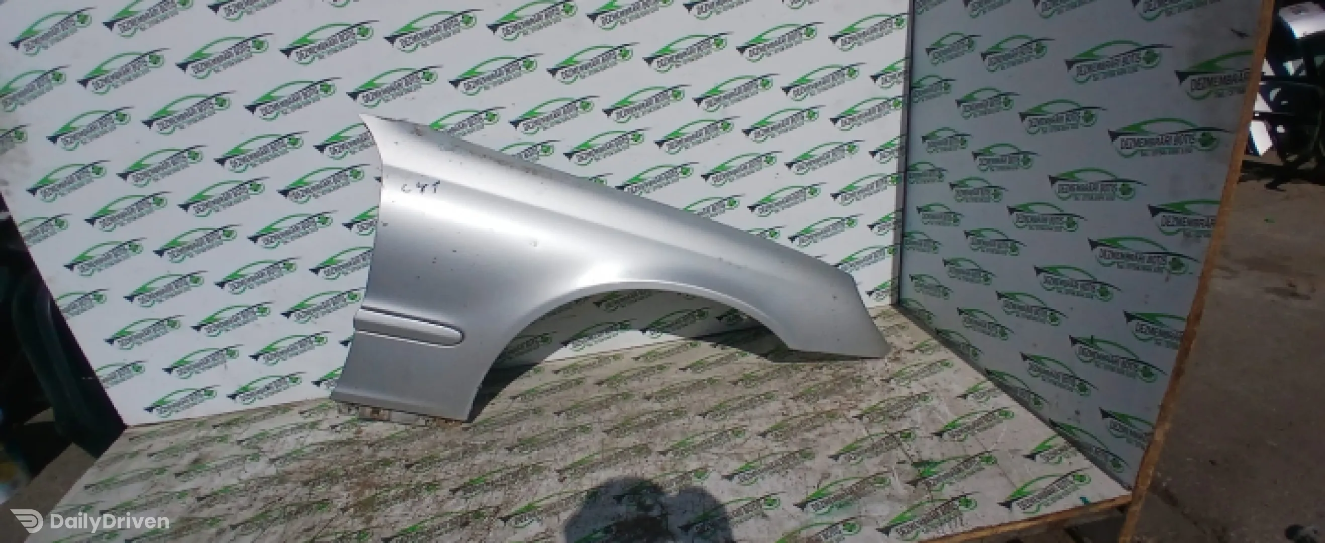 Aripa fata dreapta Mercedes-Benz C-Class W203/S203/CL203 [2000 - 2004] Sedan 4-usi C 220 CDI MT (143 hp)