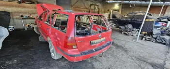 Bara fata Volkswagen VW Golf 4 [1997 - 2006] wagon 1.9 TDI MT (90 hp)