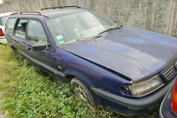 Bara fata Volkswagen VW Passat B4 [1993 - 1997] wagon 1.6 MT (100 hp)