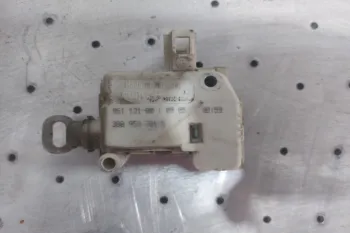 Actuator deschidere usita rezervor Volkswagen VW Golf 4 [1997 - 2006] Hatchback 5-usi 1.4 MT (75 hp)
