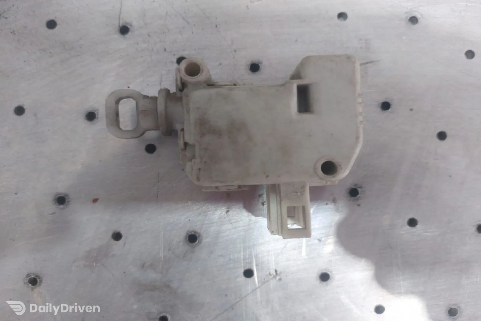 Actuator deschidere usita rezervor Volkswagen VW Golf 4 [1997 - 2006] Hatchback 5-usi 1.4 MT (75 hp)