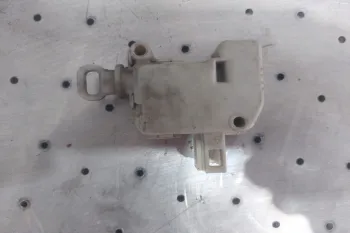 Actuator deschidere usita rezervor Volkswagen VW Golf 4 [1997 - 2006] Hatchback 5-usi 1.4 MT (75 hp)