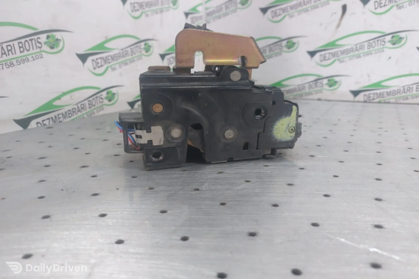 Broasca usa fata stanga Audi A4 B6 [2000 - 2005] Avant wagon 5-usi 1.9 TDI MT (100 hp)