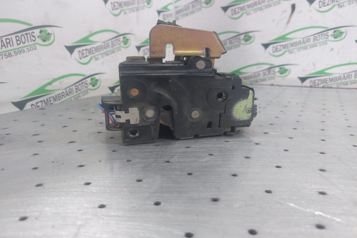 Broasca usa fata stanga Audi A4 B6 [2000 - 2005] Avant wagon 5-usi 1.9 TDI MT (100 hp)