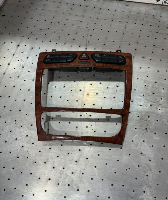 Buton avarie Mercedes-Benz C-Class W203/S203/CL203 [2000 - 2004] Sedan 4-usi C 220 CDI MT (143 hp)