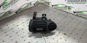 Grila ventilatie bord stanga Mercedes-Benz C-Class W203/S203/CL203 [2000 - 2004] Sedan 4-usi C 220 CDI MT (143 hp)
