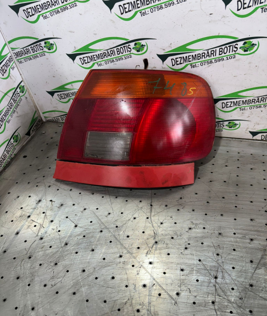 Lampa / Tripla stop dreapta pe aripa Audi A4 B5 [1994 - 1999] Sedan 1.6 MT (101 hp)