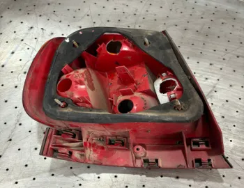 Lampa / Tripla stop dreapta pe aripa Audi A4 B5 [1994 - 1999] Sedan 1.6 MT (101 hp)