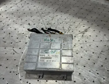 Calculator motor ECU 8D0 907 557 B Audi A4 B5 [1994 - 1999] Sedan 1.6 MT (101 hp)