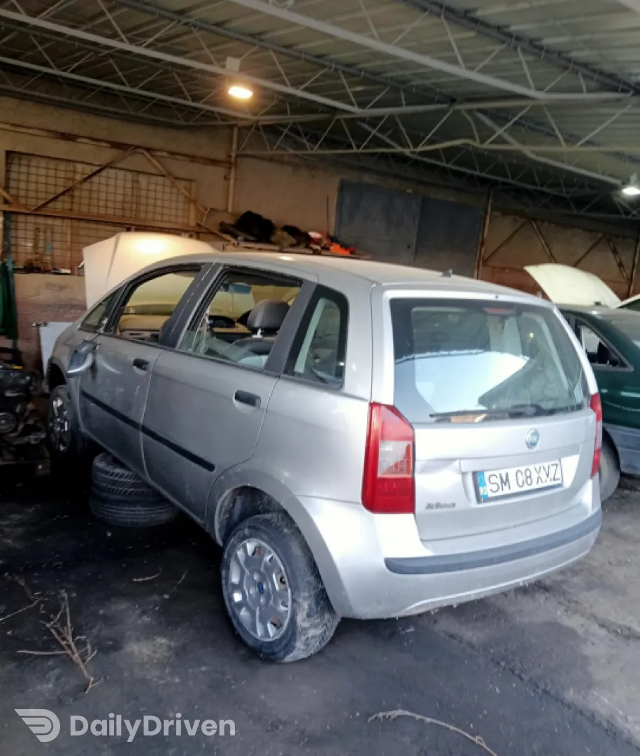 Far dreapta Fiat Idea  [2003 - 2020] Minivan 1.4 MT (95 hp)