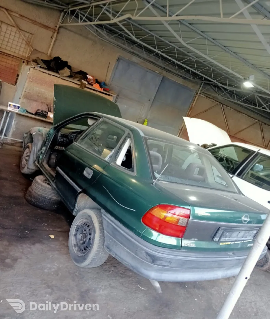 Lampa / Tripla stop stanga pe aripa Opel Astra F [facelift] [1994 - 2002] Sedan 1.4 MT (82 hp)