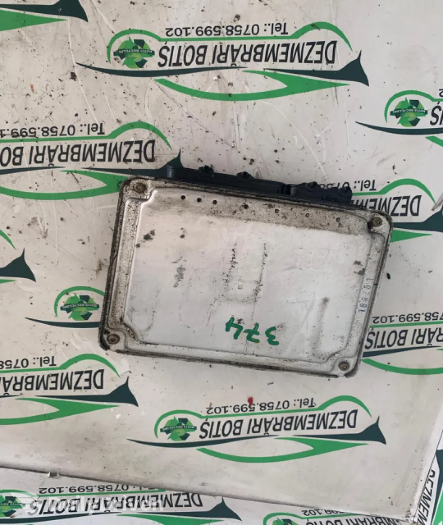 Calculator motor ECU 036906 032 L Volkswagen VW Golf 4 [1997 - 2006] Hatchback 5-usi 1.4 MT (75 hp)