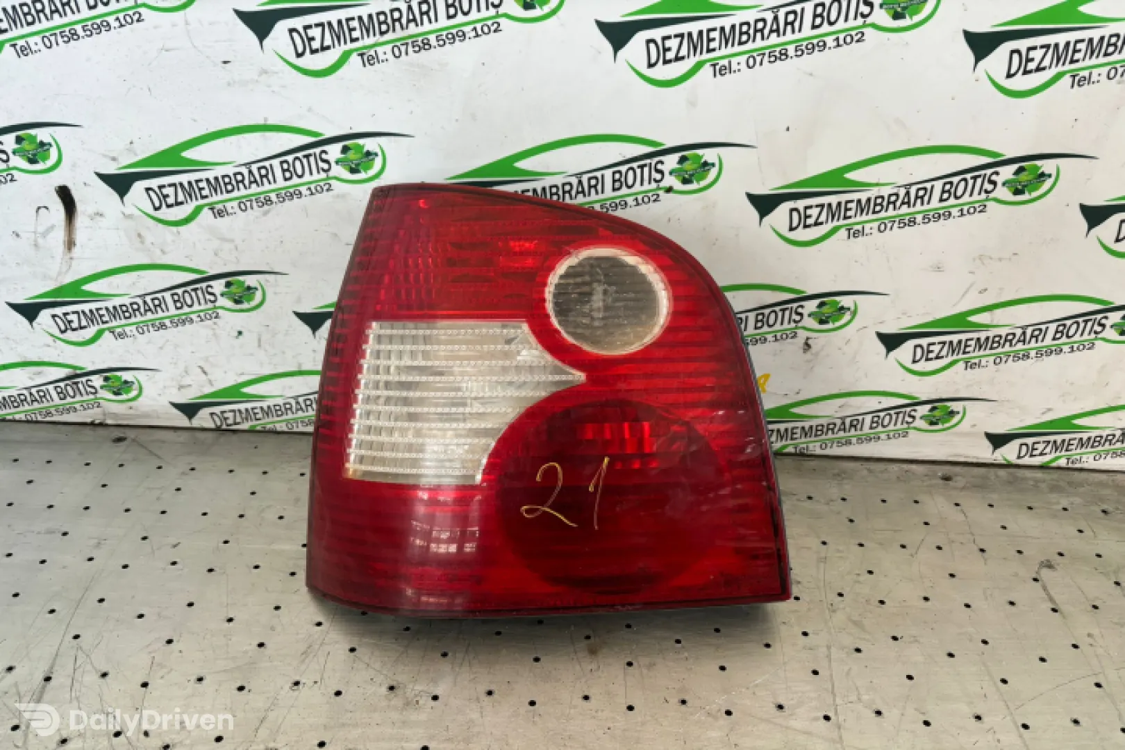 Lampa / Tripla stop stanga pe aripa Volkswagen VW Polo 4 9N [2001 - 2005]
