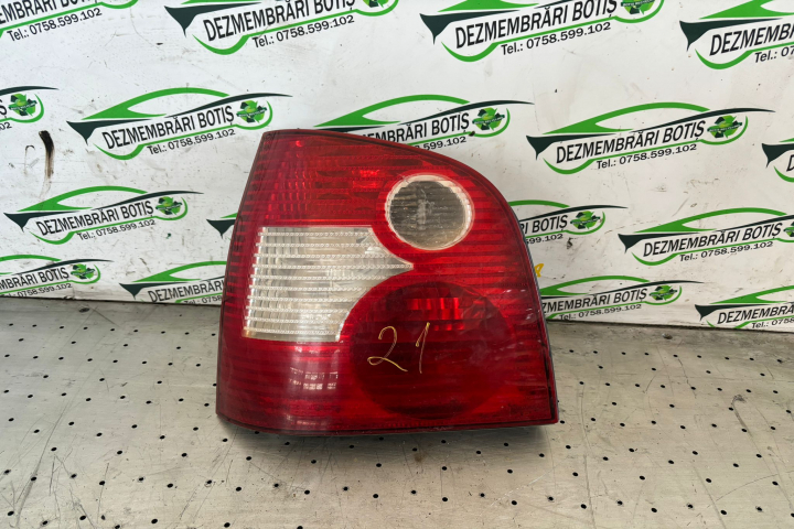 Lampa / Tripla stop stanga pe aripa Volkswagen VW Polo 4 9N [2001 - 2005]