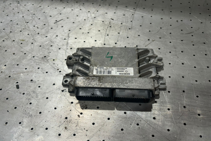Calculator motor ECU 8200483732 Dacia Logan  [2004 - 2008] Sedan 1.6 MT (87 hp)