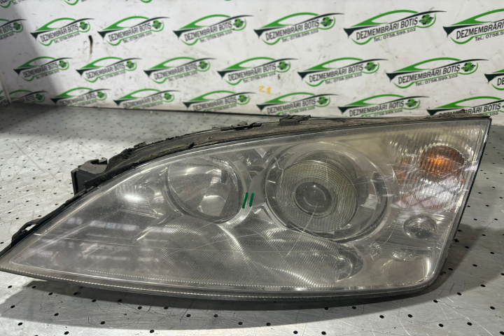Far stanga cu Xenon Ford Mondeo 3 [2000 - 2003] wagon 2.0 Di MT (90 hp)