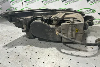 Far stanga cu Xenon Ford Mondeo 3 [2000 - 2003] wagon 2.0 Di MT (90 hp)
