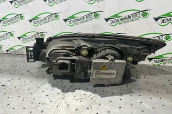Far dreapta cu Xenon Ford Mondeo 3 [2000 - 2003] Sedan 2.0 TDCi 5MT (115 hp)