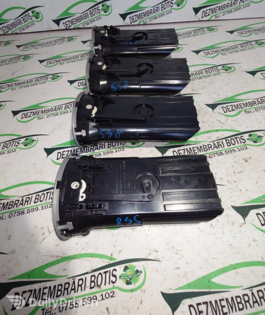 Grila ventilatie bord dreapta Ford Focus 2 [2004 - 2008] Hatchback 5-usi 1.6 TDCi MT (109 hp)