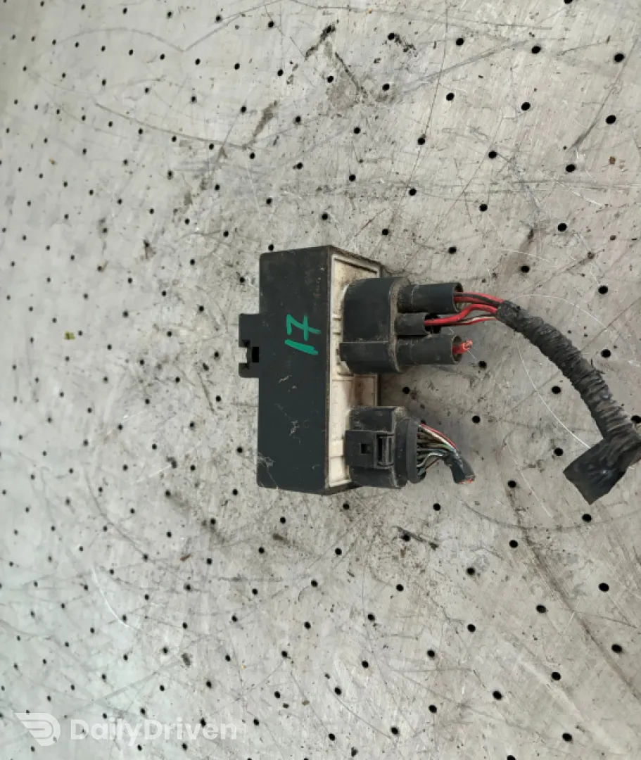 Releu ventilator 1J0 919 506 K Volkswagen VW Bora  [1998 - 2005] Variant wagon 1.6 16V MT (105 hp)
