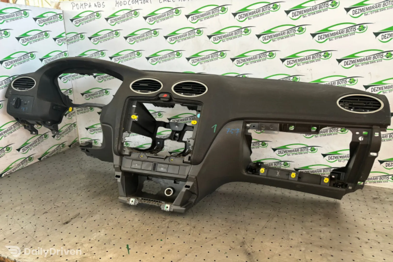 Plansa bord Ford Focus 2 [2004 - 2008] wagon 5-usi 1.6 TDCi MT (90 hp)