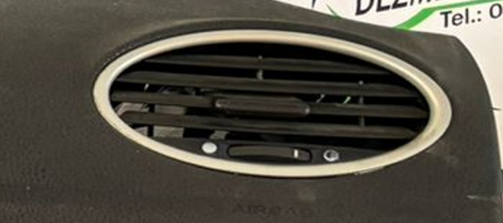 Grila ventilatie bord dreapta Ford Focus 2 [2004 - 2008] wagon 5-usi 1.6 TDCi MT (90 hp)