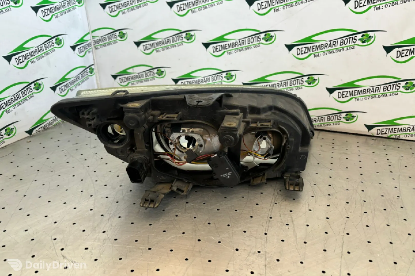 Far stanga Ford Focus 2 [2004 - 2008] wagon 5-usi 1.6 TDCi MT (90 hp)