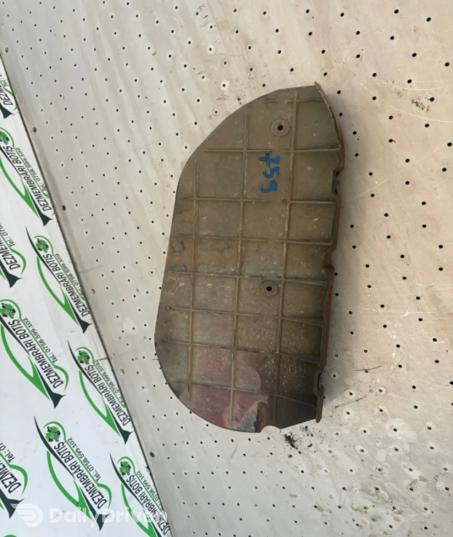 Capac distributie mijloc Ford Fiesta 5 [2001 - 2007] Hatchback 5-usi 1.3 MT (60 hp)