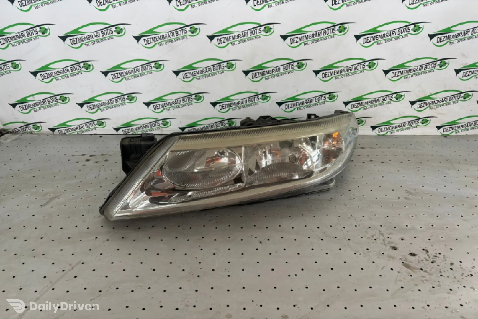 Far dreapta Renault Laguna 2 [2001 - 2005] Liftback 1.6 MT (107 hp)