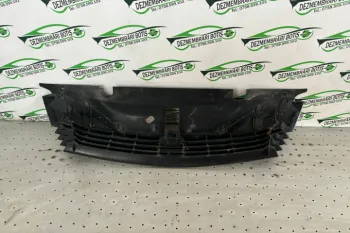 Grila radiator Renault Laguna 2 [2001 - 2005] Liftback 1.6 MT (107 hp)