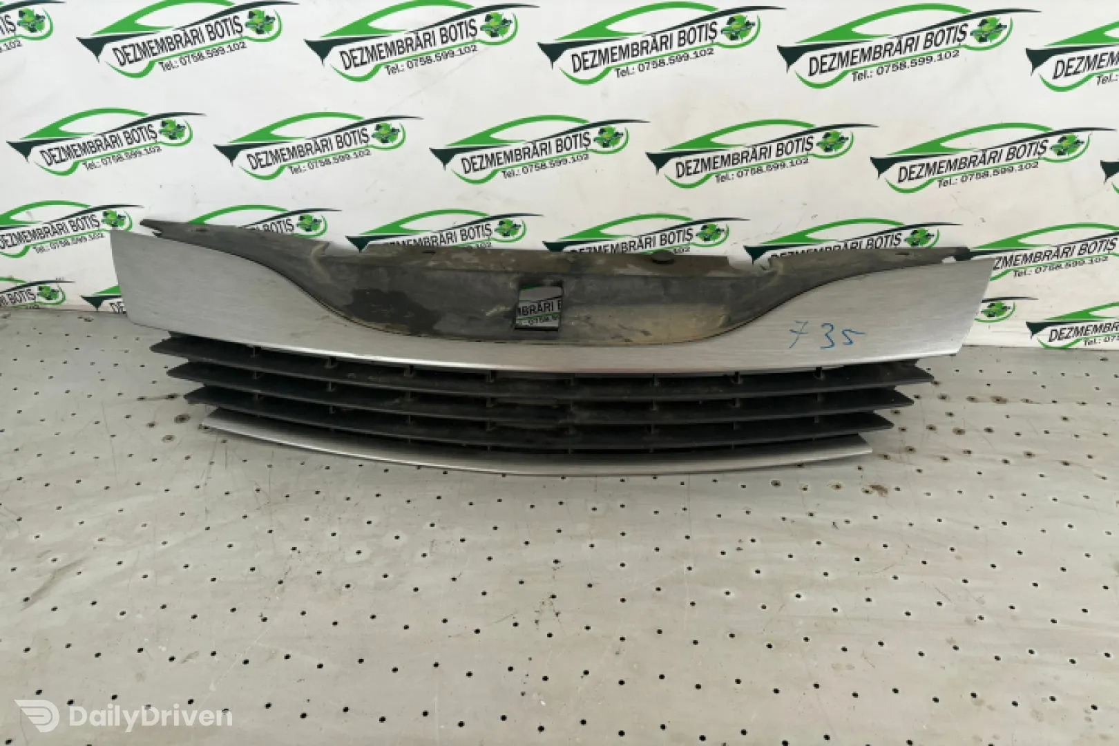 Grila radiator Renault Laguna 2 [2001 - 2005] Liftback 1.6 MT (107 hp)