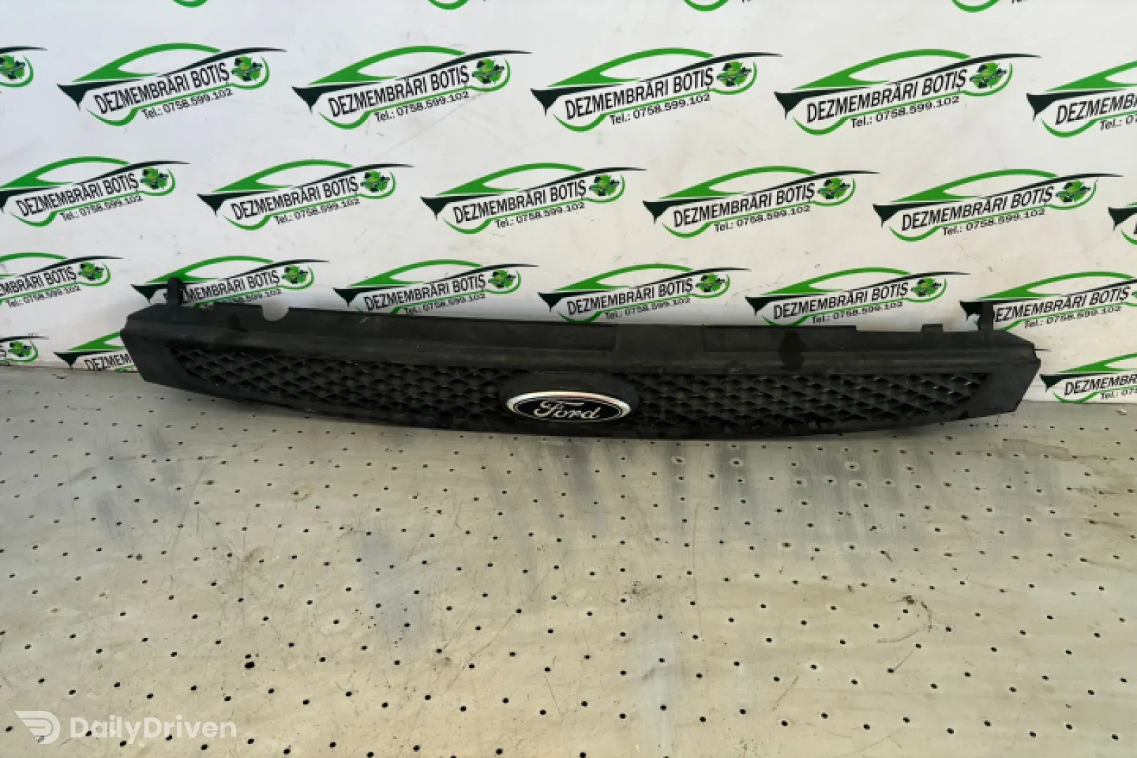 Grila radiator Ford Focus 2 [2004 - 2008] wagon 5-usi 1.6 TDCi MT (109 hp)