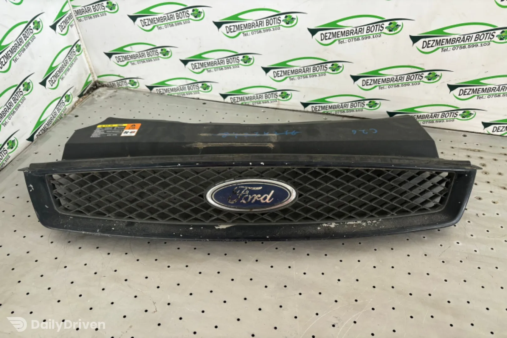 Grila bara fata centru Ford Focus 2 [2004 - 2008] wagon 5-usi 1.6 TDCi MT (90 hp)