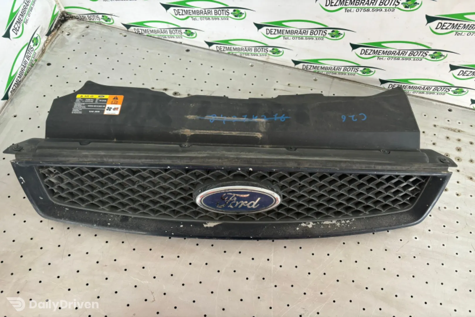 Grila bara fata centru Ford Focus 2 [2004 - 2008] wagon 5-usi 1.6 TDCi MT (90 hp)