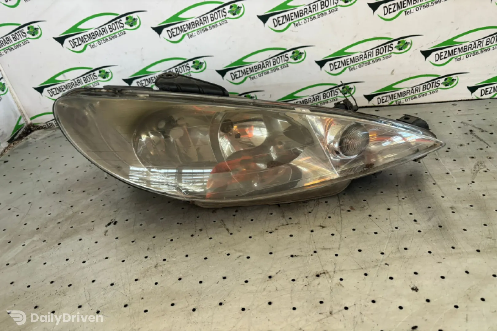 Far stanga Peugeot 206  [facelift] [2002 - 2009] wagon 5-usi 1.4 MT (75 hp)