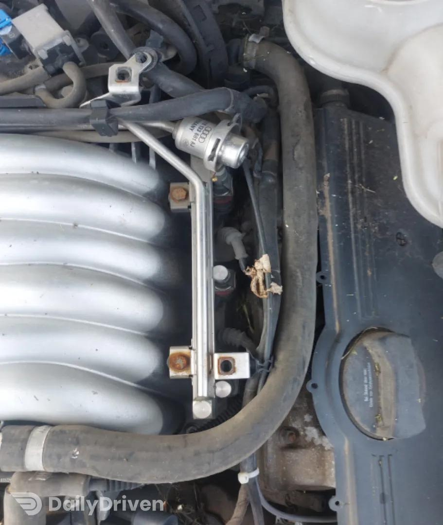 Rampa injectoare Volkswagen VW Passat B5.5 [facelift] [2000 - 2005] wagon 2.8 4Motion AT (193 hp)