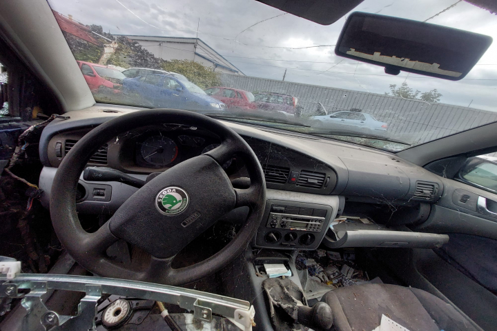 Ceasuri bord Skoda Octavia  [1996 - 2000] Liftback 5-usi 1.6 MT (75 hp)