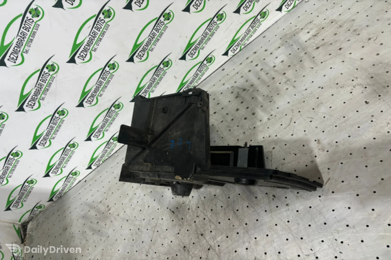 Suport baterie Ford Focus 2 [2004 - 2008] wagon 5-usi 1.6 TDCi MT (90 hp)