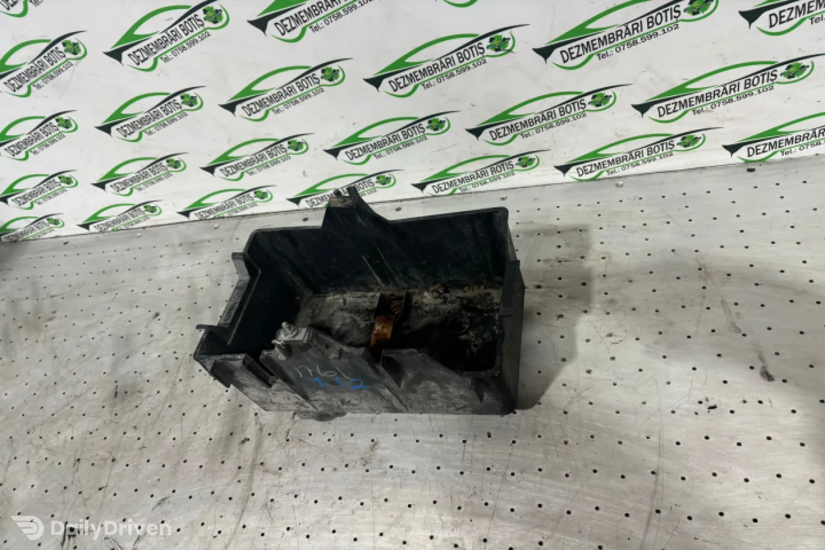 Suport carcasa baterie Ford Fiesta 5 [2001 - 2007] Hatchback 5-usi 1.4 TDCi Durashift (68 hp)