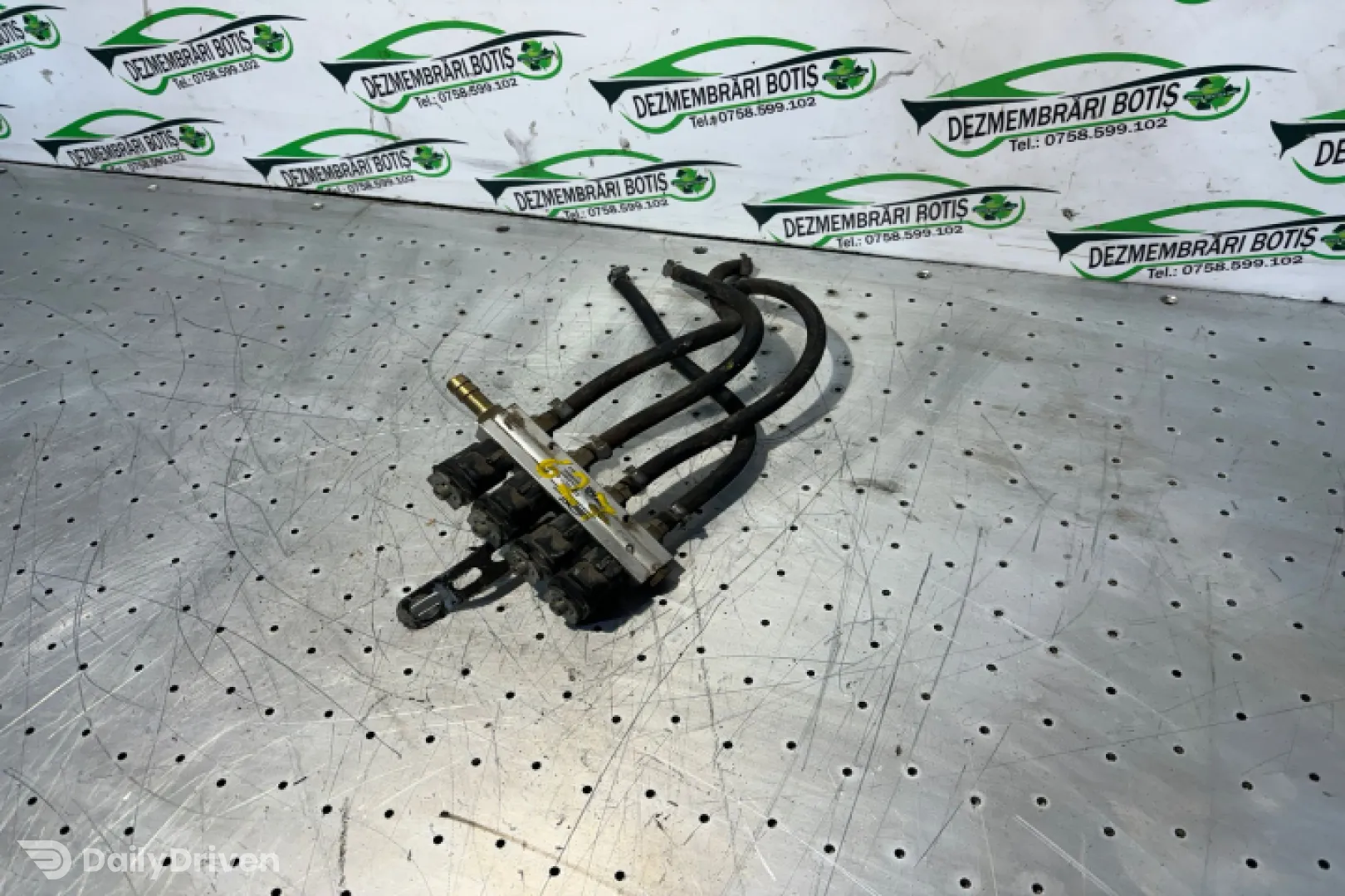 Rampa injectoare . Ford Focus  [1998 - 2004] Hatchback 3-usi 1.6 MT (101 hp)