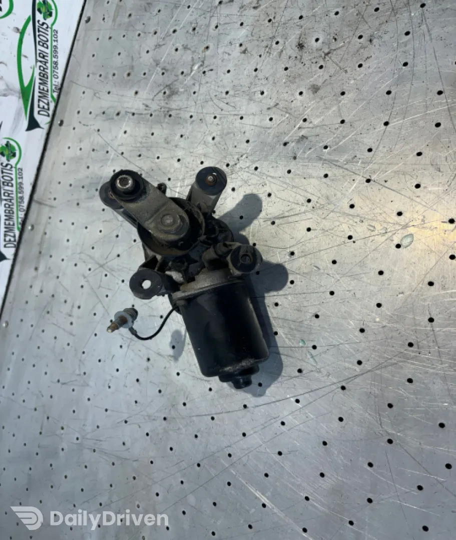 Motoras stergatoare volan pe dreapta