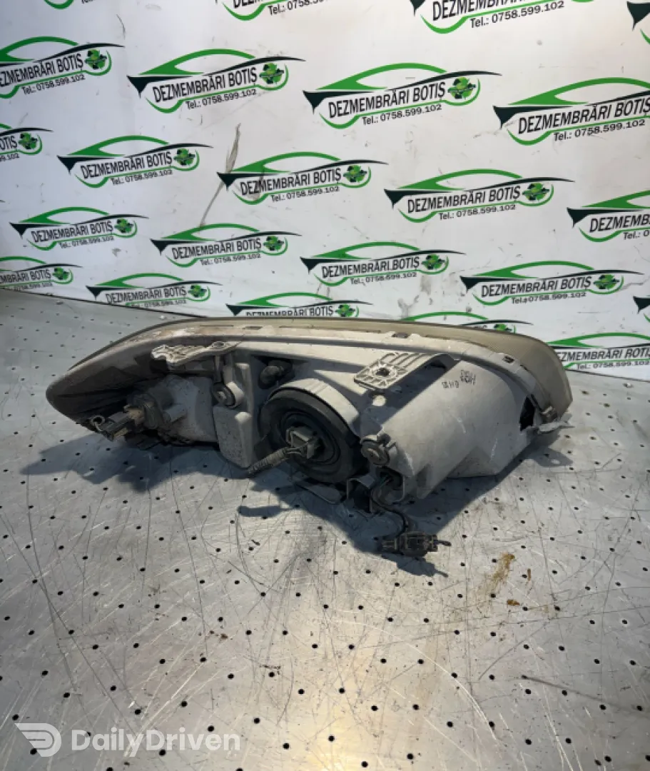 Far stanga Chevrolet Aveo T200 [2003 - 2008] Hatchback 5-usi 1.2i MT (72 hp)