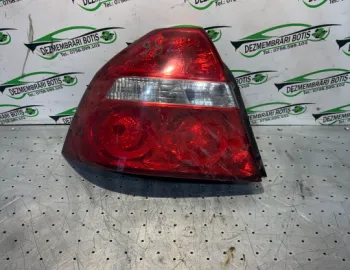 Lampa / Tripla stop stanga pe capota portbagaj Chevrolet Aveo T250 [facelift] [2006 - 2012] Sedan 1.4 MT (94 hp)