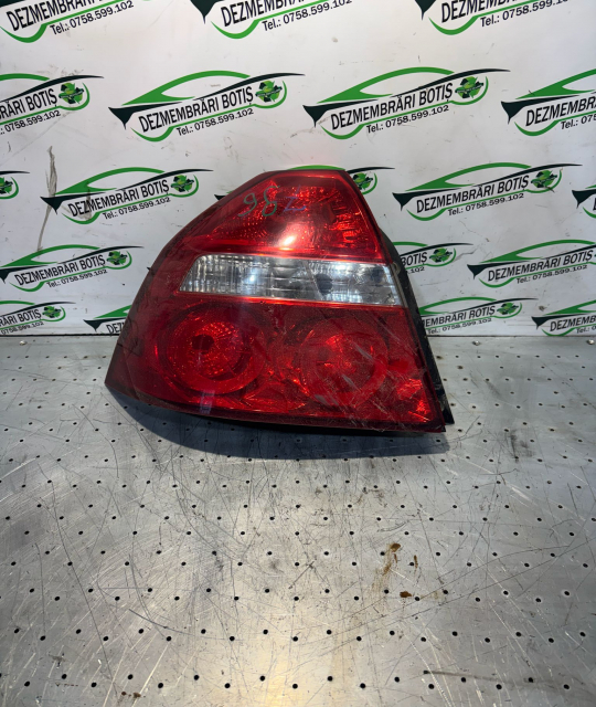 Lampa / Tripla stop stanga pe capota portbagaj Chevrolet Aveo T250 [facelift] [2006 - 2012] Sedan 1.4 MT (94 hp)