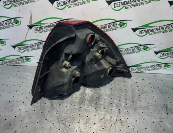 Lampa / Tripla stop stanga pe capota portbagaj Chevrolet Aveo T250 [facelift] [2006 - 2012] Sedan 1.4 MT (94 hp)